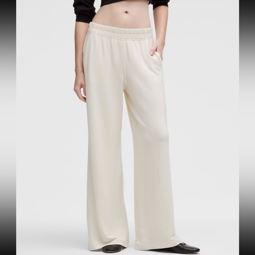 Be Calm Mid Rise Wide Leg Pant